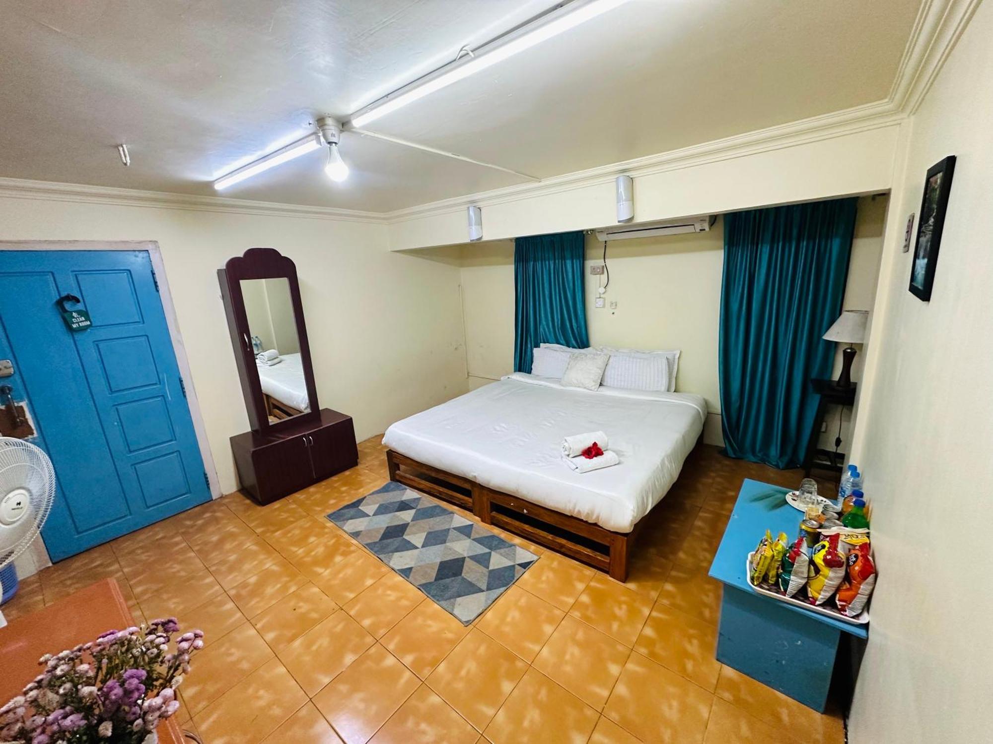 Aizawl Guest House Room photo